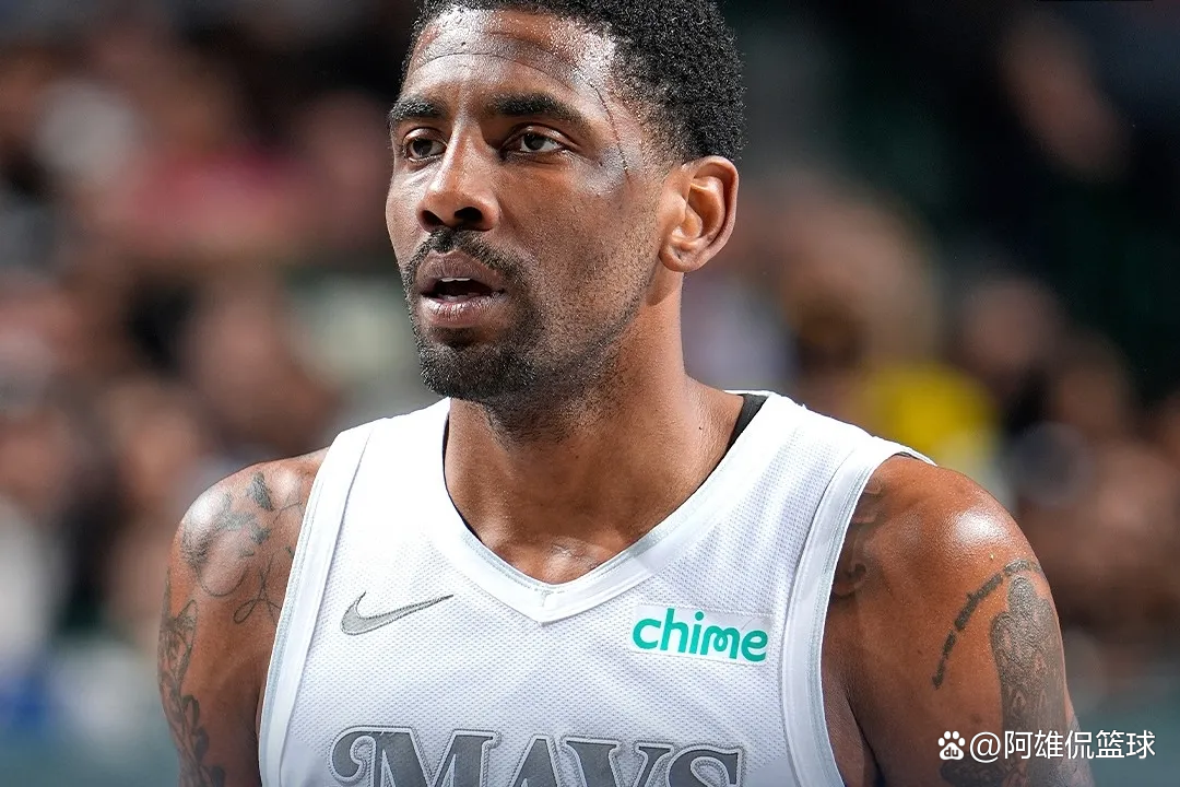 包含达拉斯独行侠训练开放日,转会期迎来里程碑引欢呼,NBA季后赛在即,资深球员宣示担当的词条