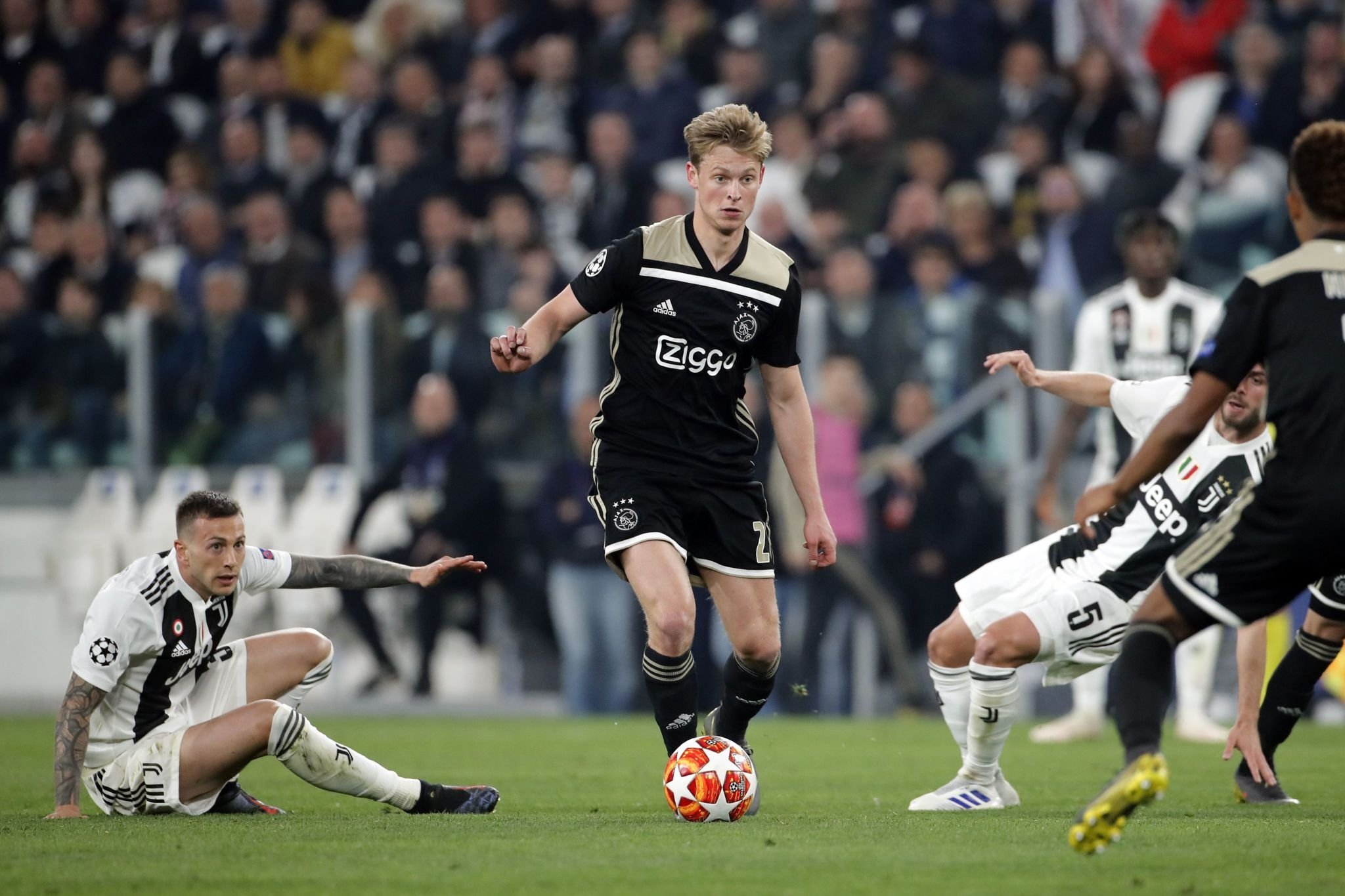 kaiyun包含风云突变阿贾克斯集结日扳平良机C罗在G2比赛中悬念迭起，网友：萨拉赫与50激战快船分钟的词条